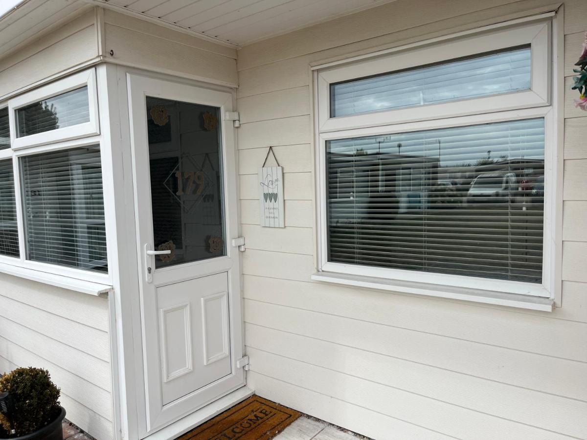 Lazy Dayz, Chalet 179, Hemsby - Two Bed Chalet, Sleeps 4, Pet Free, Close To Beach Exterior foto